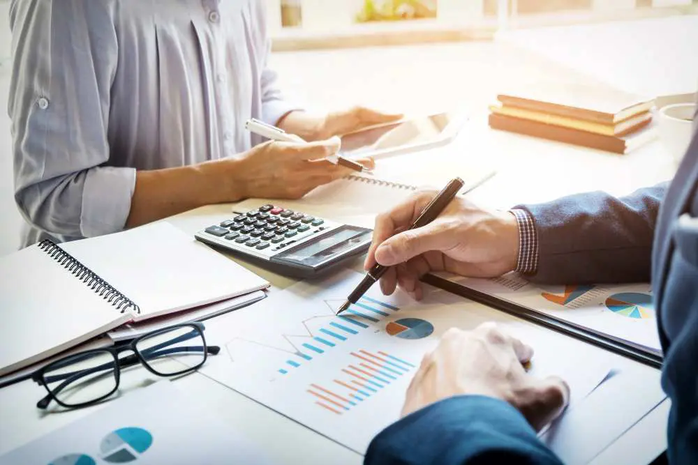 how_AI_is_changing_payroll_administrators_jobs