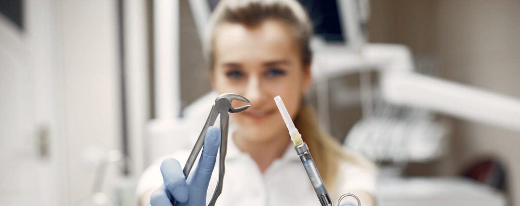 5 Benefits Of Becoming A Chairside Dental Assistant In Canada Blog Image - Dental assistant posing